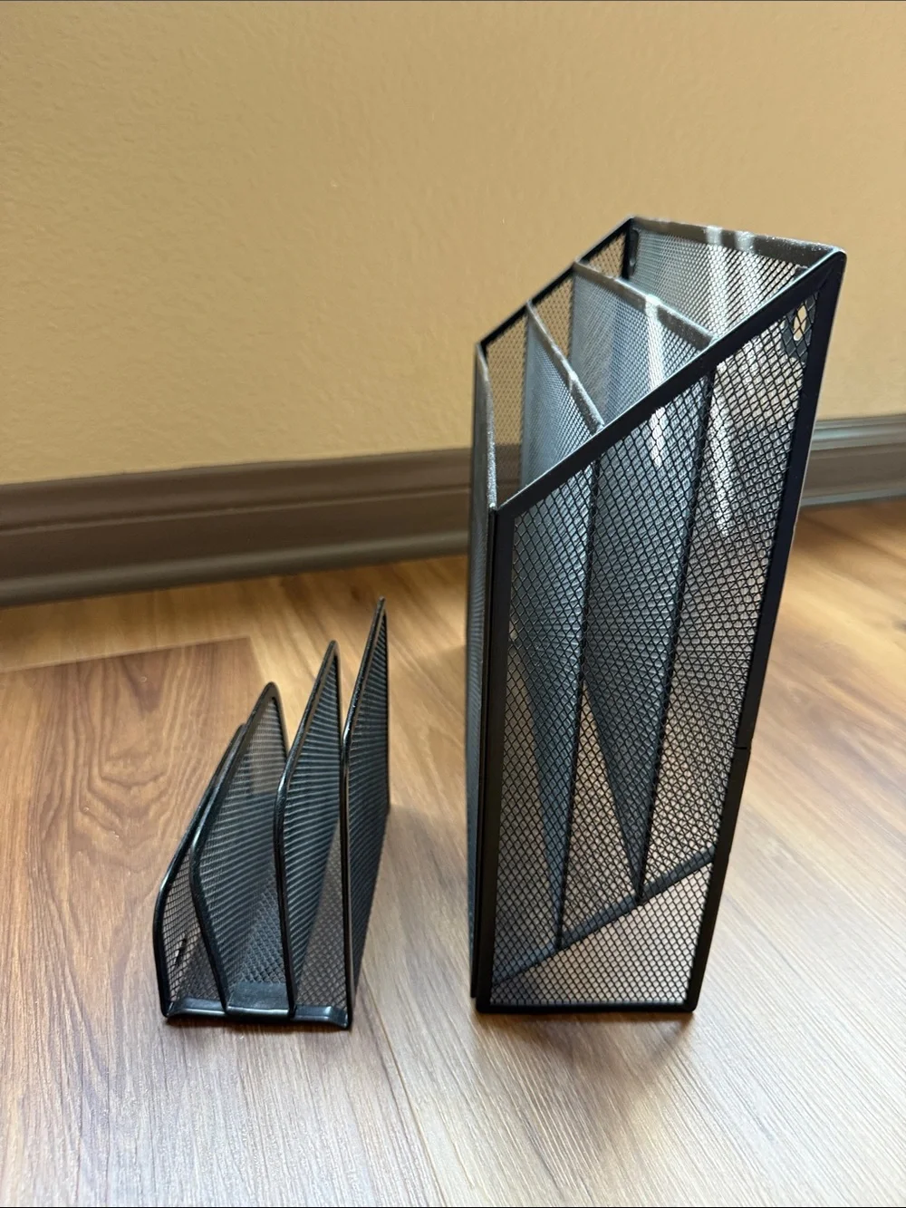 Black Rubbermaid Metal Mesh Desk File Organizer and Letter Sorter